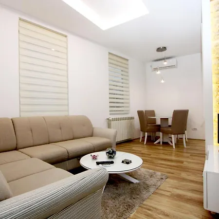 Feather Apartment *